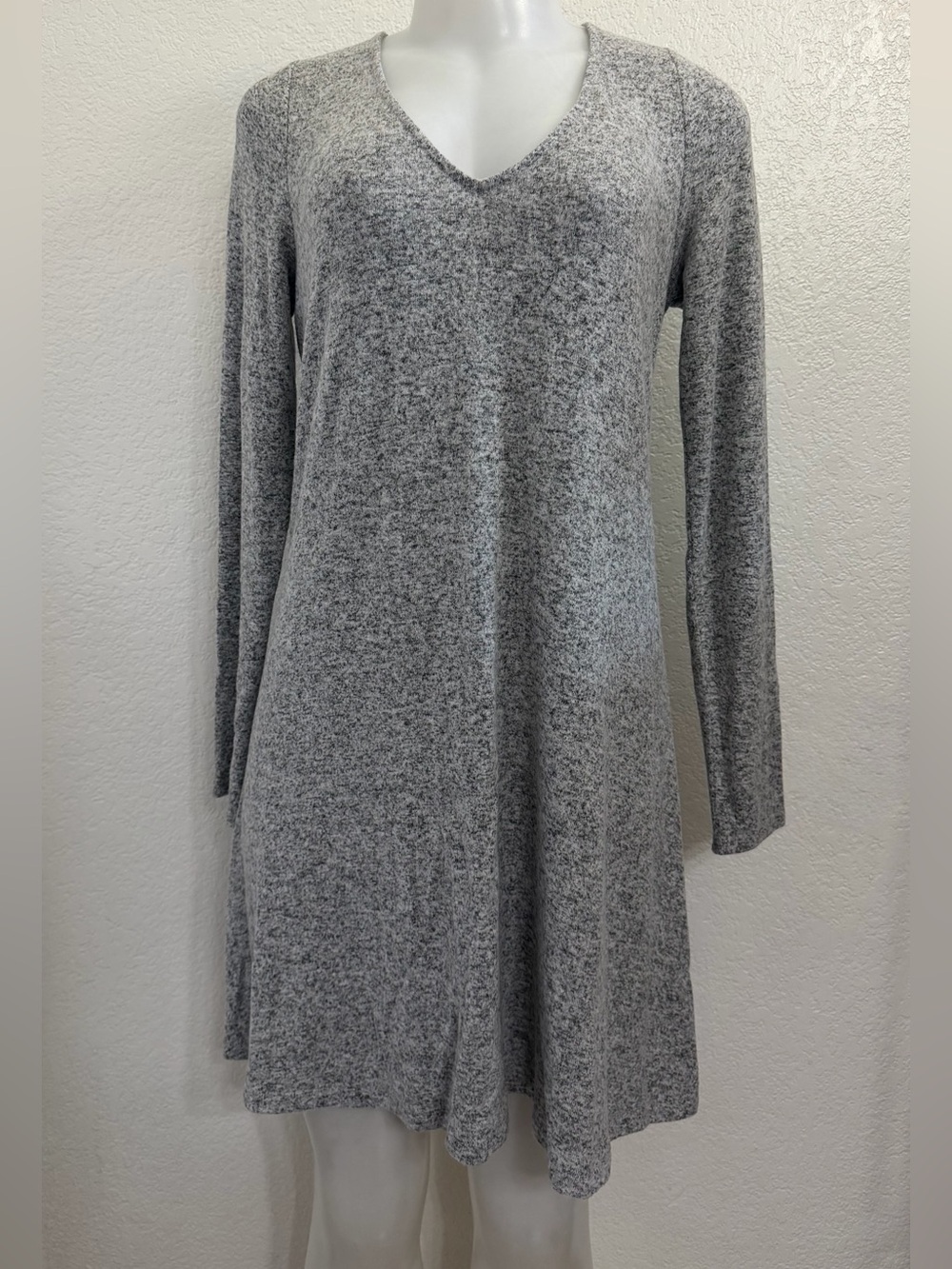 New Express Knee Length Dress Women's M Heathered Grey Vneck Pullover